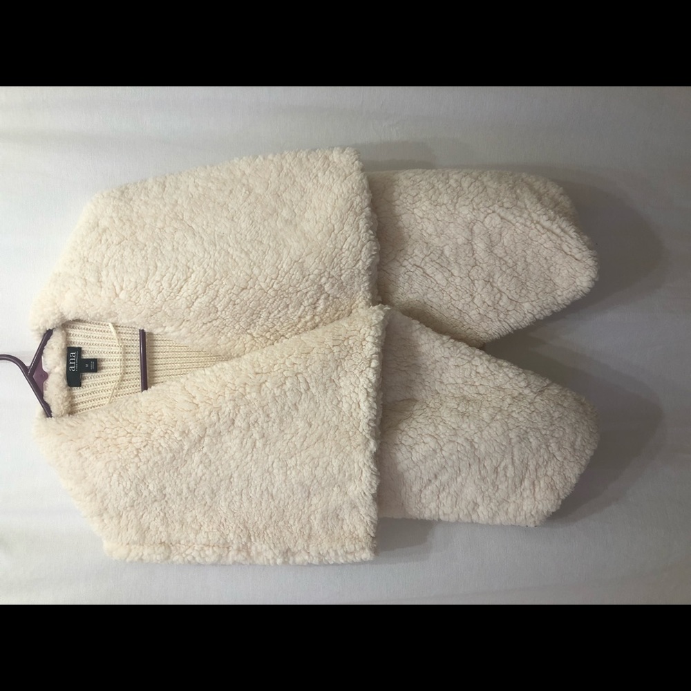 ANA cream vest NWT